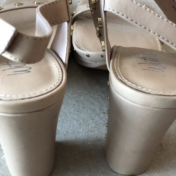 Wittner Gold Studded Nude Leather Sandal - Picture 9 of 10